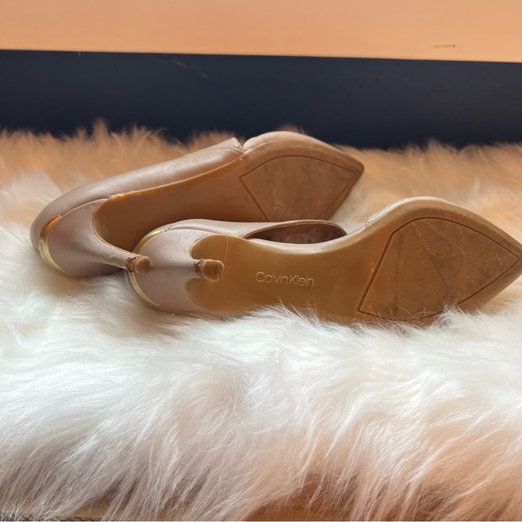 Calvin Klein Gella Nude Pump - Picture 5 of 9